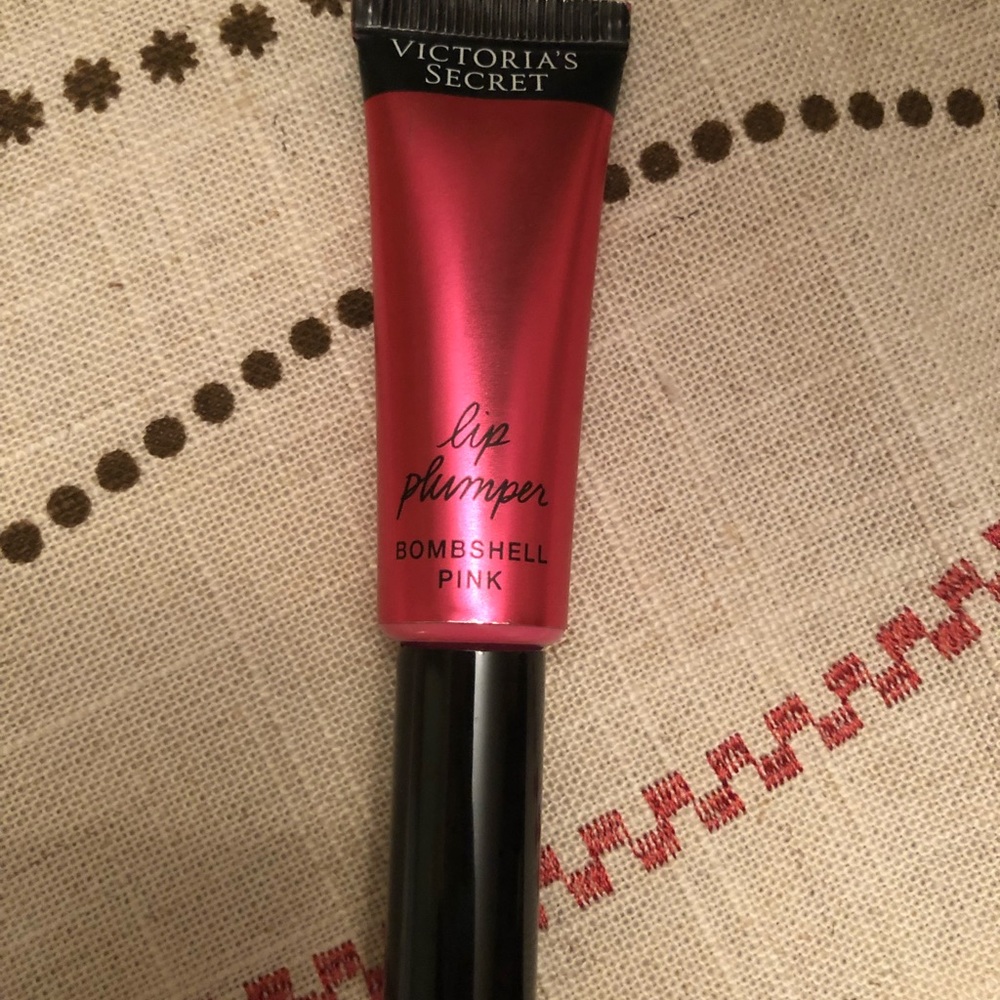 Lip plumper Victoria’s Secret